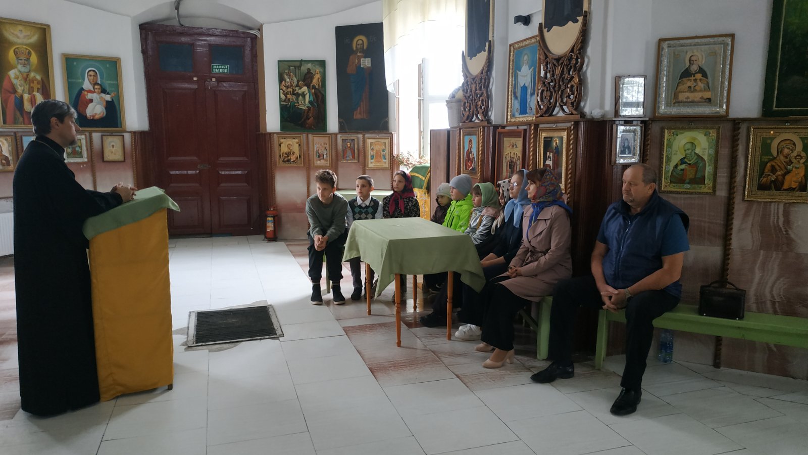 Беседу ведёт протоиерей Евгений Межуев