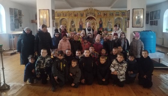 В храме