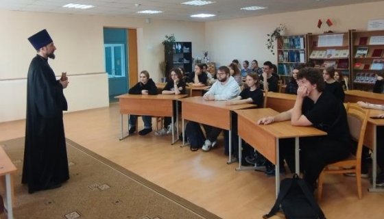 Беседу ведёт иерей Сергий Плетежов