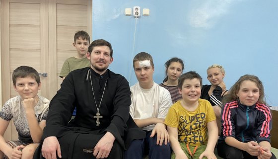 Иерей Андрей исаев с детьми