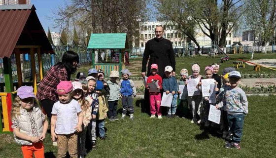 С воспитанниками детского сада