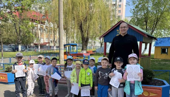 Диакон Андрей Соколовский с детьми