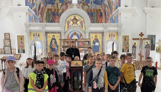 В храме