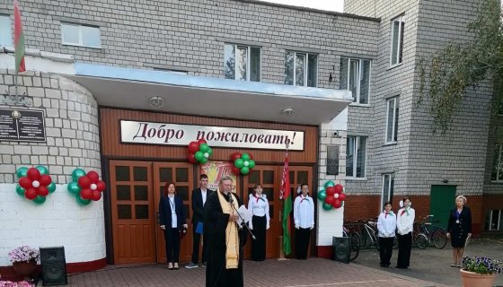 Поздравляет протоиерей Виктор Коновалов
