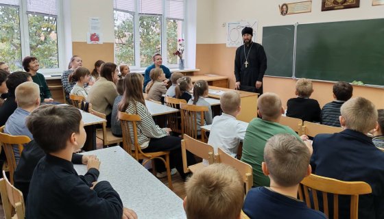 Беседу ведёт иерей Сергий Плетежов