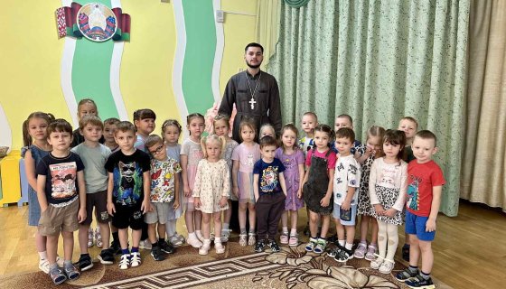 Иерей Георгий Чичов с детьми