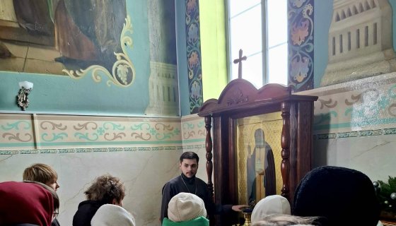 У иконы преподобного Серафима Саровского