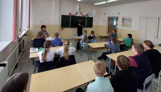 Беседу ведёт иерей Сергий Плетежов