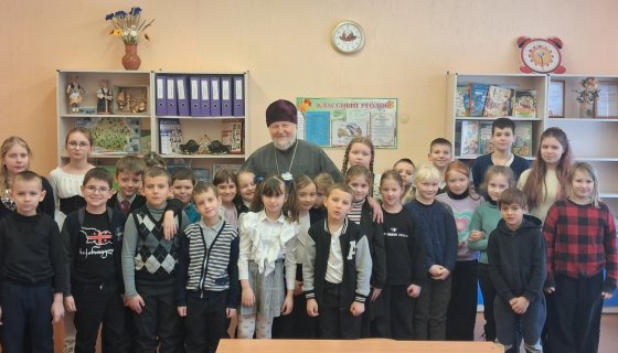 Протоиерей Пётр Гараев с детьми
