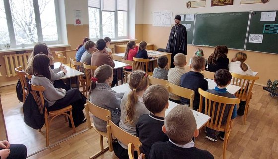 Беседу ведёт иерей Сергий Плетежов
