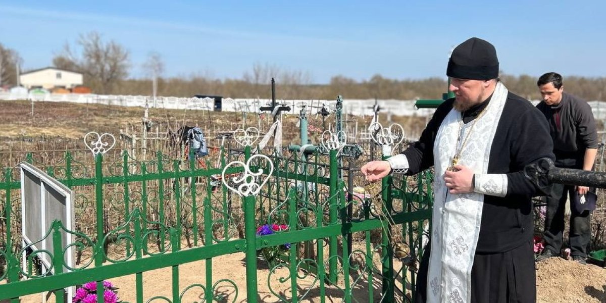 Лития у могилы протоиерея Адама Ждановича