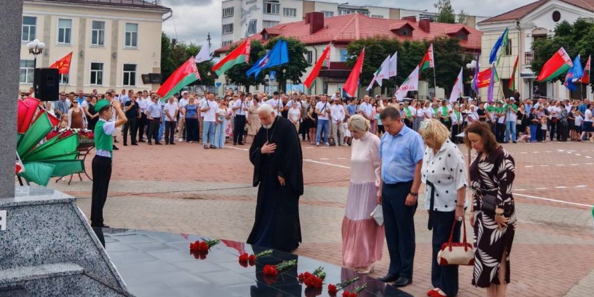 Возложение цветов