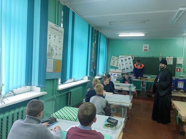 Беседу ведёт иерей Сергий Плетежов