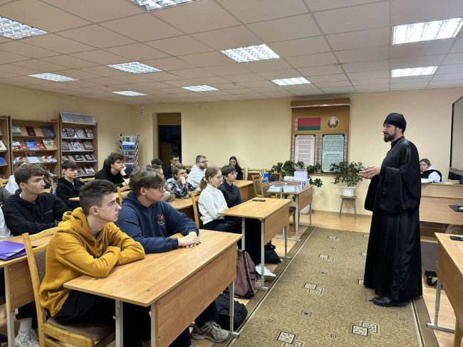 Беседу ведёт иерей Сергий Плетежов