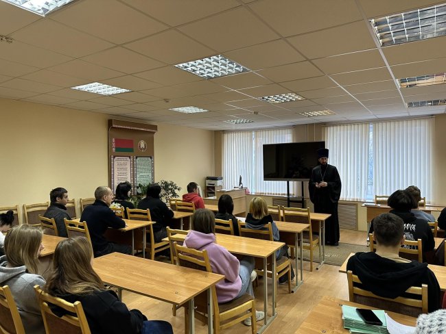 беседу ведёт иерей Сергий Плетежов
