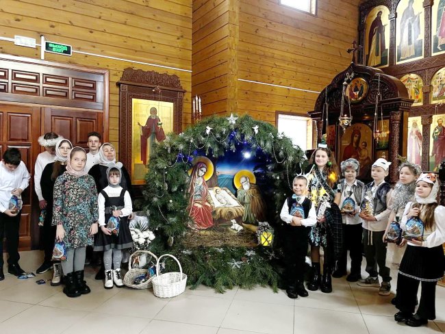 Участники представления