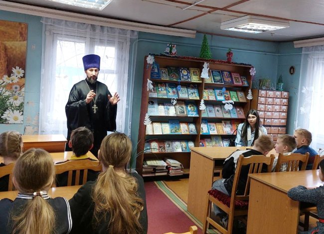 Беседу ведёт иерей Сергий Плетежов