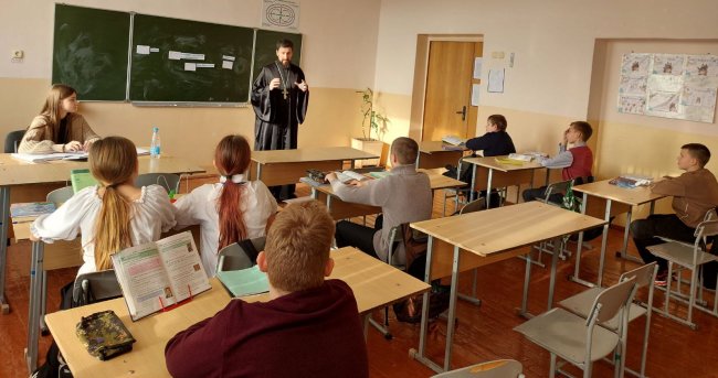 Беседу ведёт иерей Сергий Плетежов