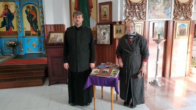 В храме