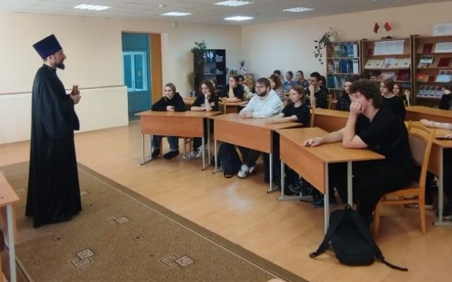 Беседу ведёт иерей Сергий Плетежов