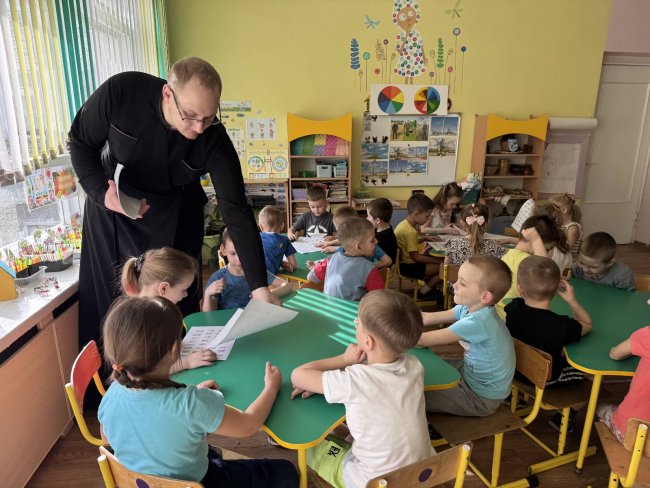 С воспитанниками детского сада