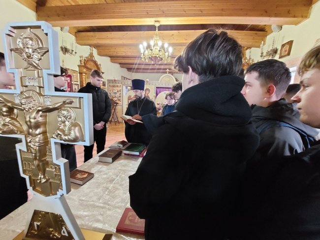 В храме