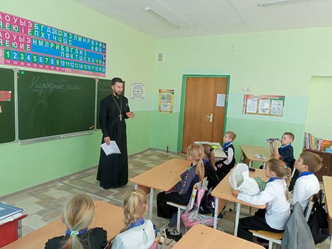 Беседу ведёт иерей Сергий Плетежов