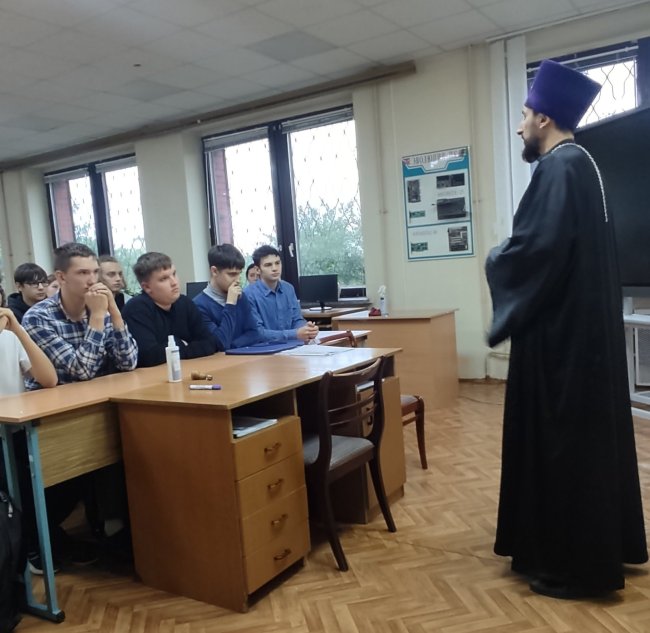 Беседу ведёт иерей Сергий Плетежов