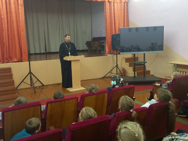 Беседу ведёт иерей Михаил Маркосян