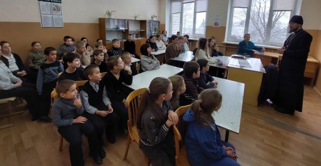 Беседу ведёт иерей Сергий Плетежов