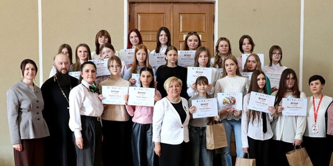 Участнки церемонии