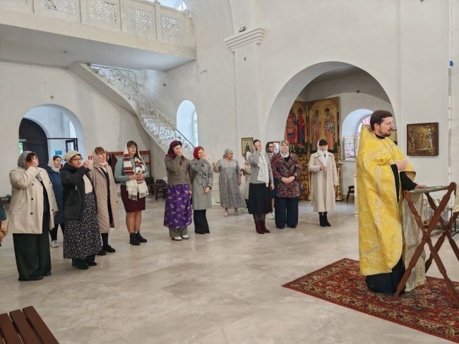Молебен