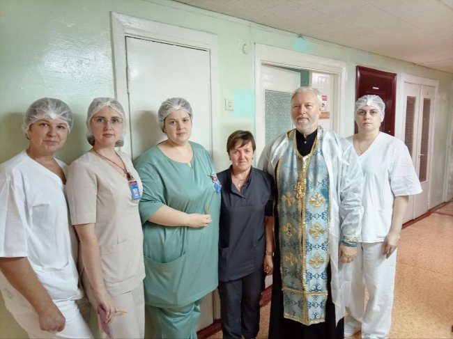 С медицинскими работниками